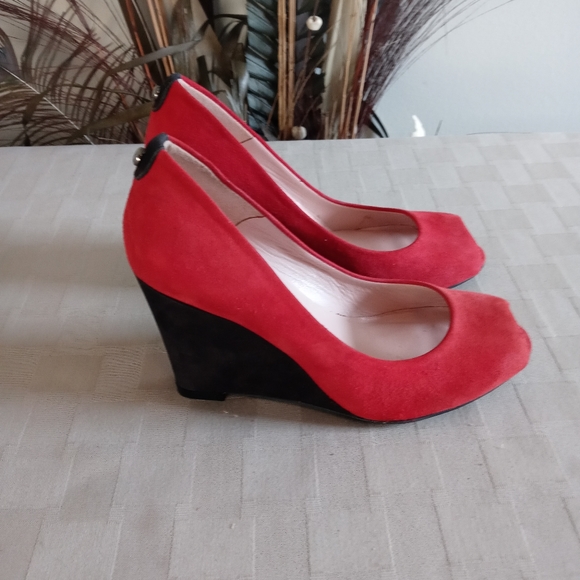 Stuart Weitzman Red Suede Peep Toe Wedge UGA perfect Gameday - Picture 3 of 16